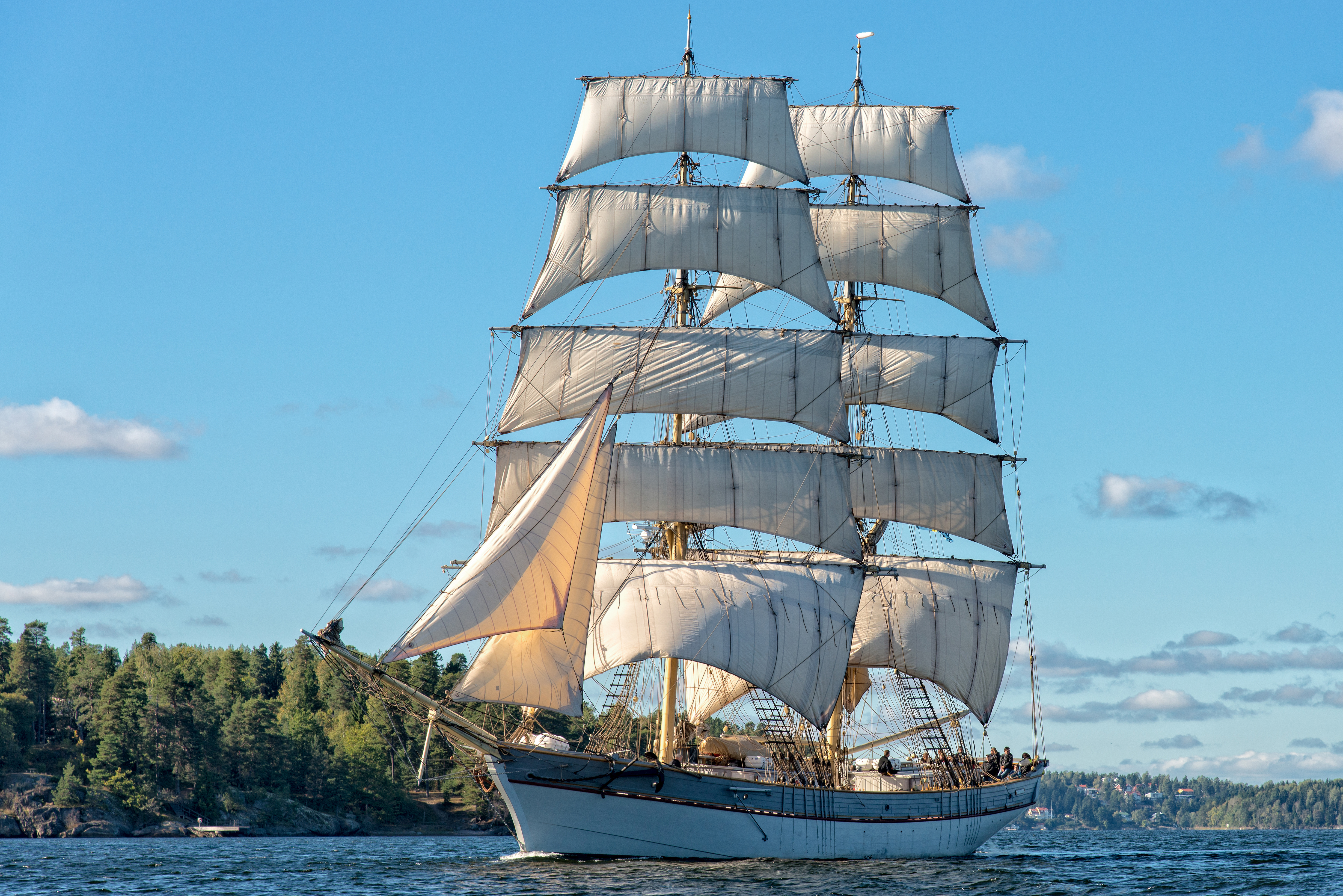 Briggen Tre Kronor af Stockholm i Stockholms skärgård.